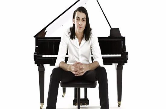 تعرف على هوية عازف البيانو لأغنية «أنا لحبيبى» فى مسلسل «لا تطفئ الشمس»