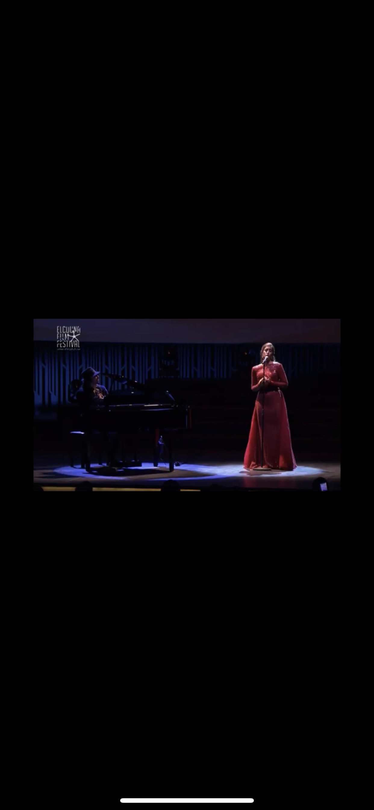 مهرجان الجونة يهدي أغنية “قصة حب” لأرواح الفنانين.. وهالة صدقي تبكي